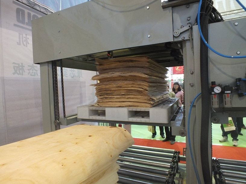 4 Feet Wood Veneer Cutting Machine/ Rotary Peeler/ Core Veneer Peeling Line
