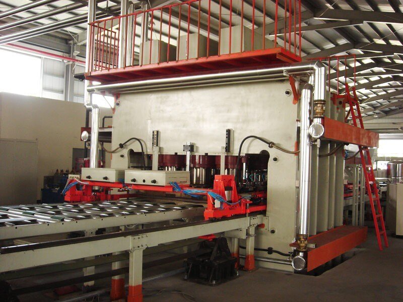 The Automatic Melamine Hot Press Machine for The Plywood and MDF Board.